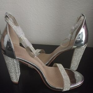 Women silver shoes